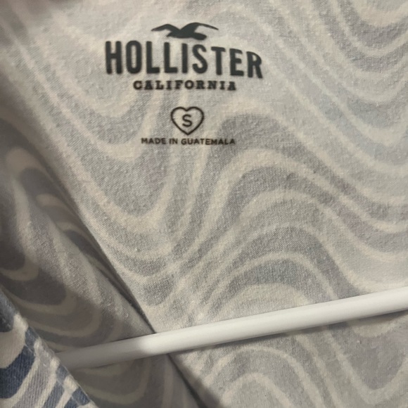 Hollister crop tee - Picture 3 of 3